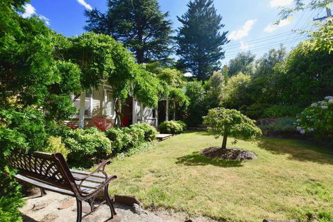 Calamandah House Of Blackheath - Accommodation QLD 6