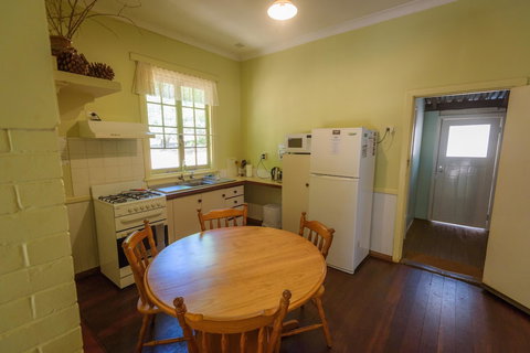 Murphy's Cottage - Accommodation QLD 3