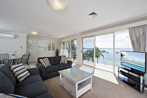 Soldiers Point Road 245 Wanda View - Accommodation QLD 5