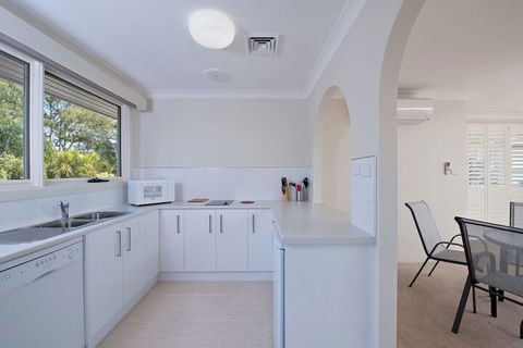 Soldiers Point Road 245 Wanda View - Accommodation QLD 3