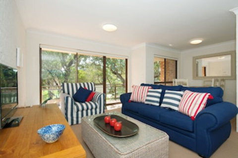 Nicholli Bay Parklands Unit 35 / 2 Gowrie Avenue - Accommodation QLD 0