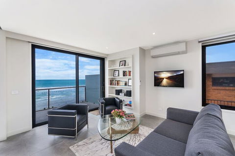 AQUA MIST PENTHOUSE - Accommodation QLD 2