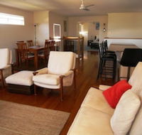 Clovelly Beach Townhouse - Accommodation QLD
