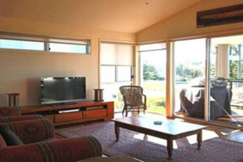 Nautica On Marine Parade - Accommodation QLD 0