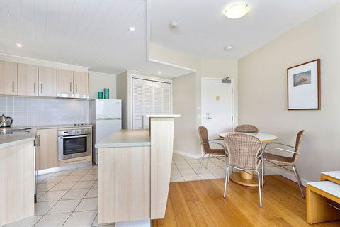 RESORT On The BEACH 6126 27 - Accommodation QLD 2