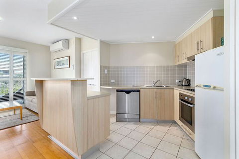 RESORT On The BEACH 6126 27 - Accommodation QLD 3