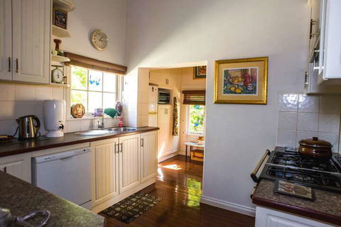 Meadow Cottage Guildford - Accommodation QLD 3