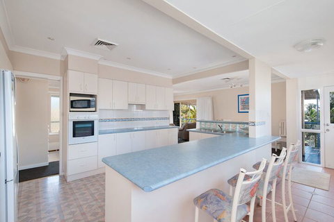 Ronald Avenue 45 Villa Floridiana - Accommodation QLD 2