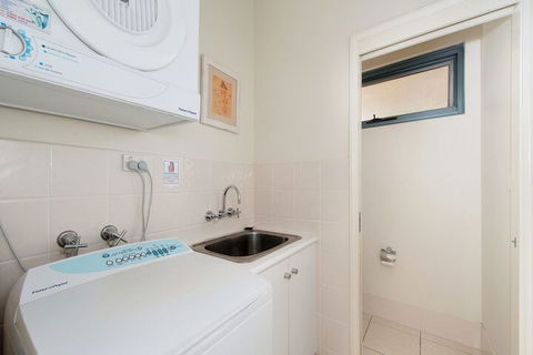 Soldiers Point Road Kooyonga 3 211 - Accommodation QLD 1