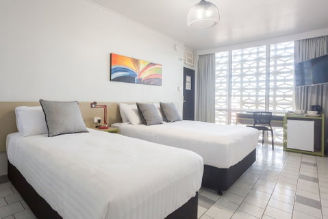 Nightcap At Emerald Star Hotel - Accommodation QLD 1