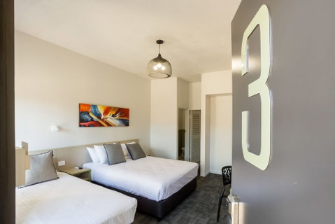 Nightcap At Emerald Star Hotel - Accommodation QLD 2