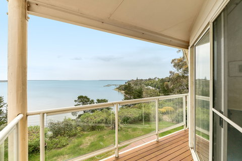 Aegina - Accommodation QLD 2