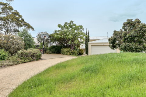 Aegina - Accommodation QLD 4