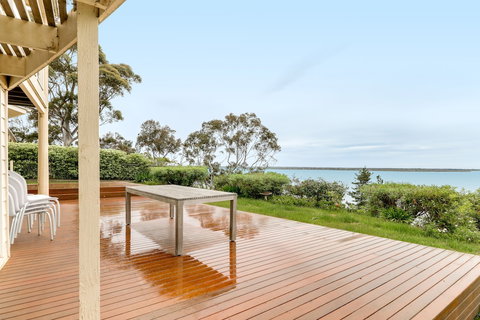 Aegina - Accommodation QLD 0