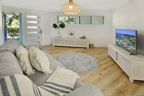 Advance Place - Accommodation QLD 0