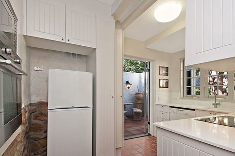 Alderly Private Apartments - Accommodation QLD 2