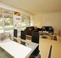 Beach House Units - 1 - Accommodation QLD