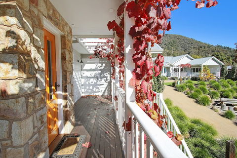 Autumn Home - Our Place At Bright - Accommodation QLD 3