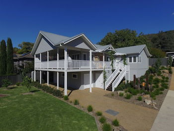 Autumn Home - Our Place At Bright - Accommodation QLD 4