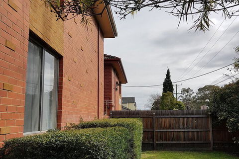 Clayton Apartment - Accommodation QLD 2