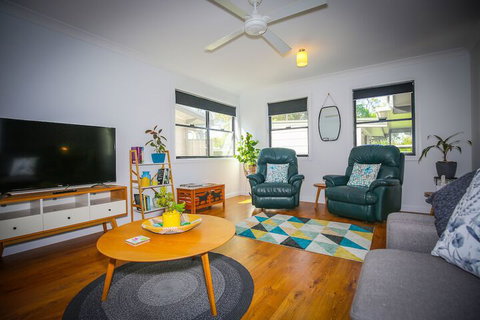 Dell Lee Cottage - Accommodation QLD 6