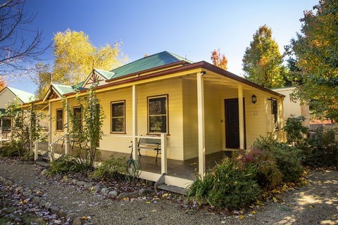 Autumn Beauty 4 - Accommodation QLD 2