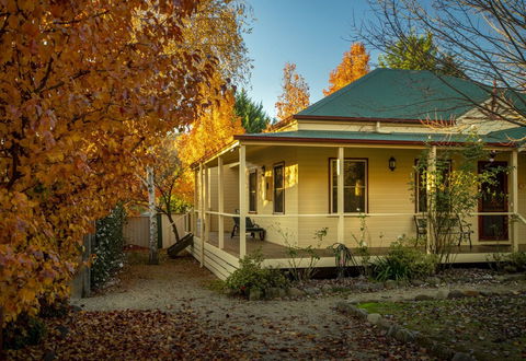 Autumn Beauty 4 - Accommodation QLD 1