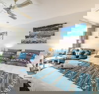 Aqua Waves Glenelg Central Studio Apt - Accommodation QLD