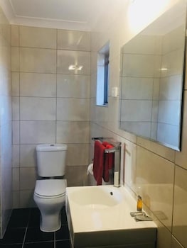 Azalea Motel - Accommodation QLD 6