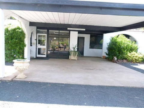 Azalea Motel - Accommodation QLD 2