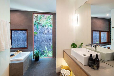 Byron Beach Retreats - The BungalowÂ  - Accommodation QLD 6