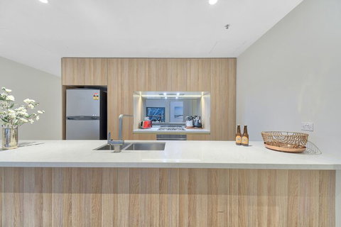 New Luxury Manhattan Style In Heart Of CBD - Accommodation QLD 2
