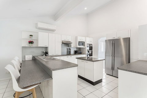 Randall Drive 64 - Accommodation QLD 5