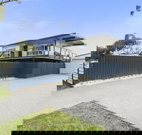 Upstairs Cottage on Beachurst - Accommodation QLD