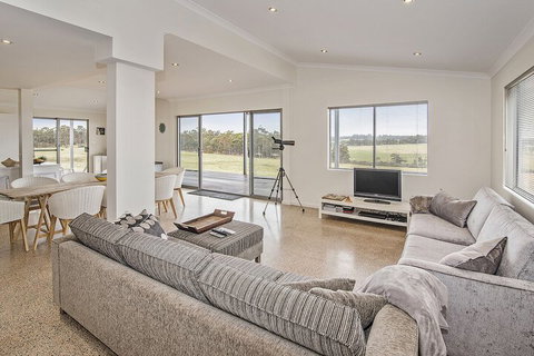 Margaret River Farmhouse - Accommodation QLD 4