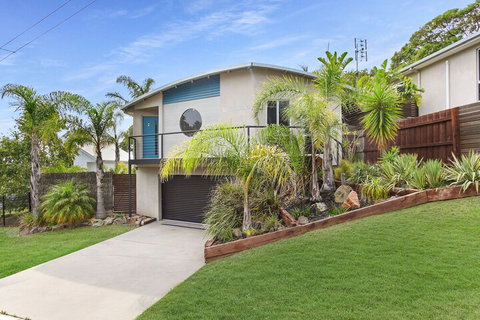 Lake House - Accommodation QLD 2