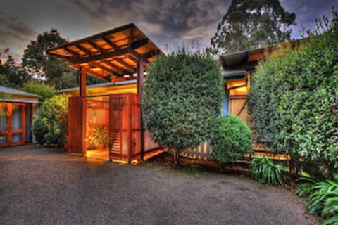 House Of Laurels - Accommodation QLD 0