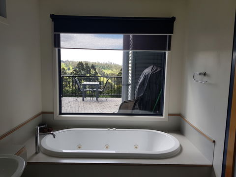 River Vineyard Retreat - Accommodation QLD 1