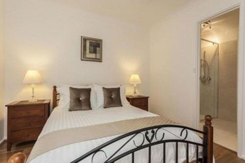 Attadale Excutive Villa - Accommodation QLD 4