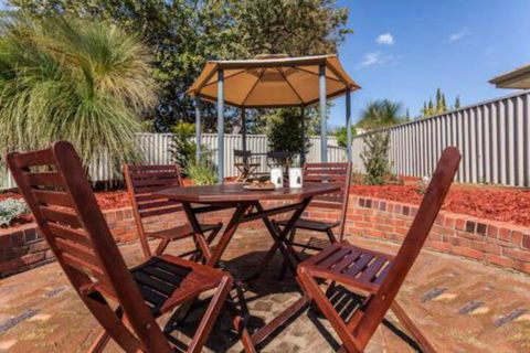 Attadale Excutive Villa - Accommodation QLD 6