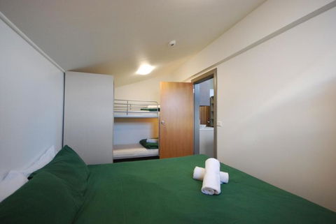 Alpine Heights 1 Bedroom Penthouse MHA - Accommodation QLD 2