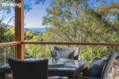 Avalon Tree House - Accommodation QLD 7