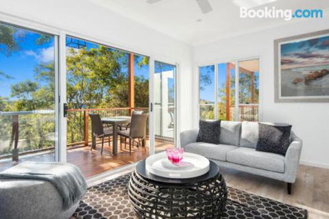 Avalon Tree House - Accommodation QLD 3