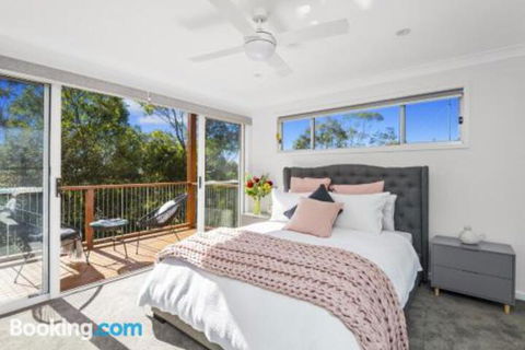 Avalon Tree House - Accommodation QLD 6