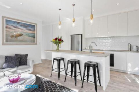 Avalon Tree House - Accommodation QLD 5