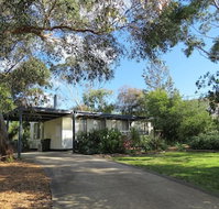 8 Ophir Cottage in Ventnor - Accommodation QLD