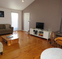 5 Little Penguin Cottage in Cowes - Accommodation QLD