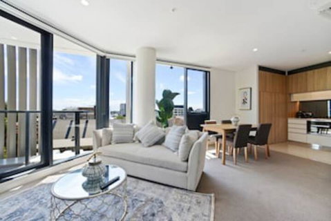 Modern Ultra Clean In The Heart Of Convenience - Accommodation QLD 0