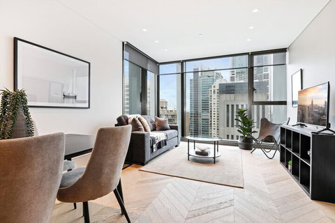 Brand New Ultra Modern CBD View - Accommodation QLD 1