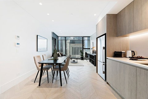 Brand New Ultra Modern CBD View - Accommodation QLD 6